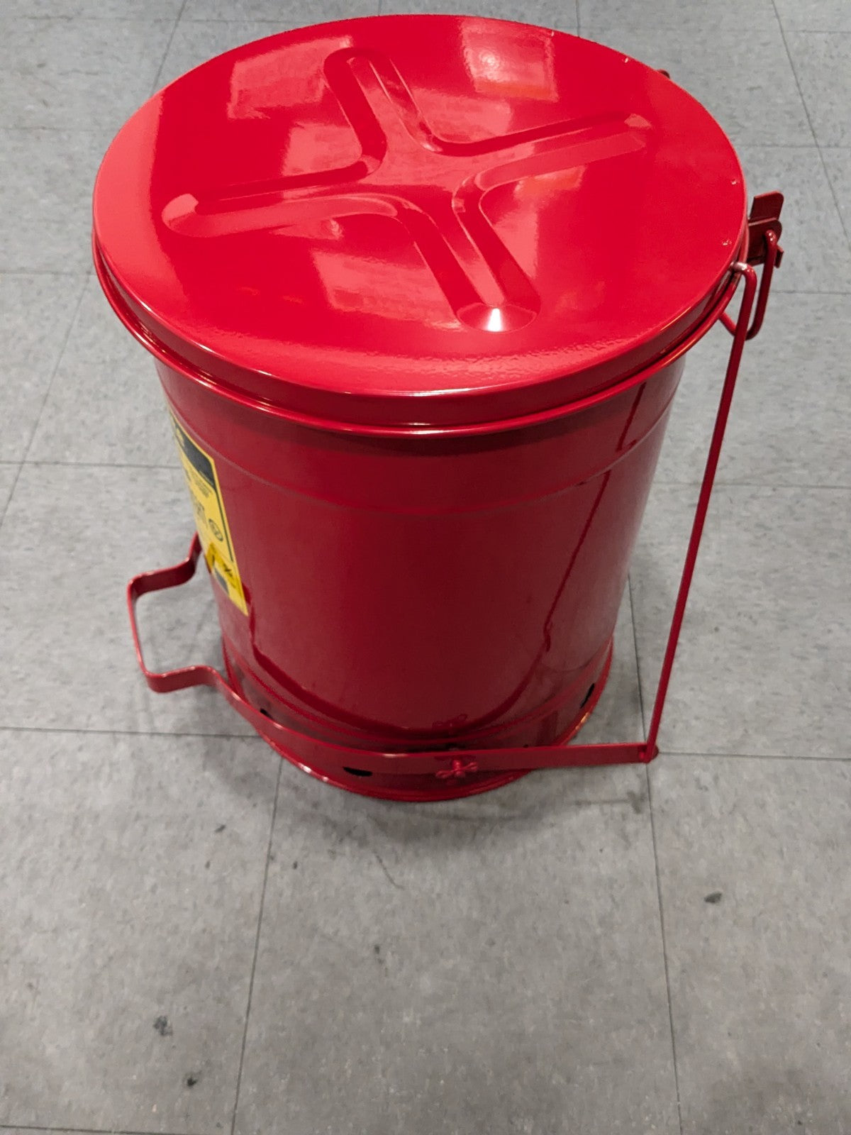 JUSTRITE Oily Waste Can: 10 gal, Steel, Foot Operated 09308