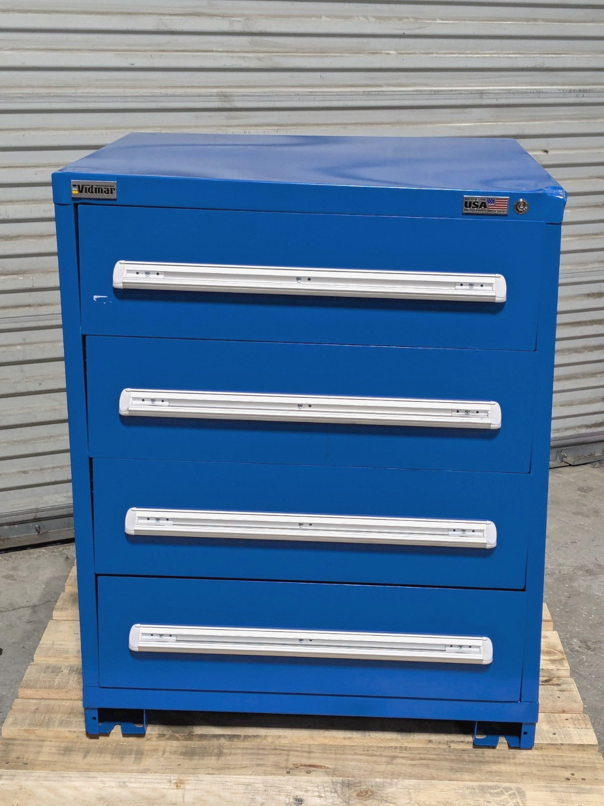 Vidmar Modular Storage Cabinet 4-Drawer 30" W. x 27" D. x 37" H. Scratch N Dent
