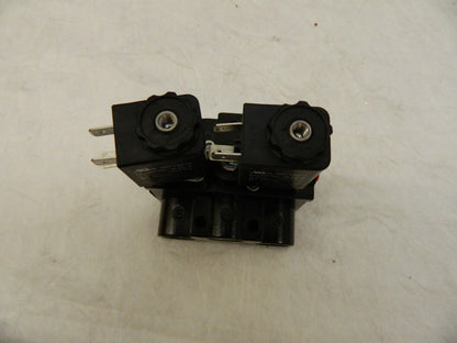 ARO/INGERSOLL-RAND 3/8"x 3/8" Outlet Body Ported Solenoid Air Valve A213SD-024-D