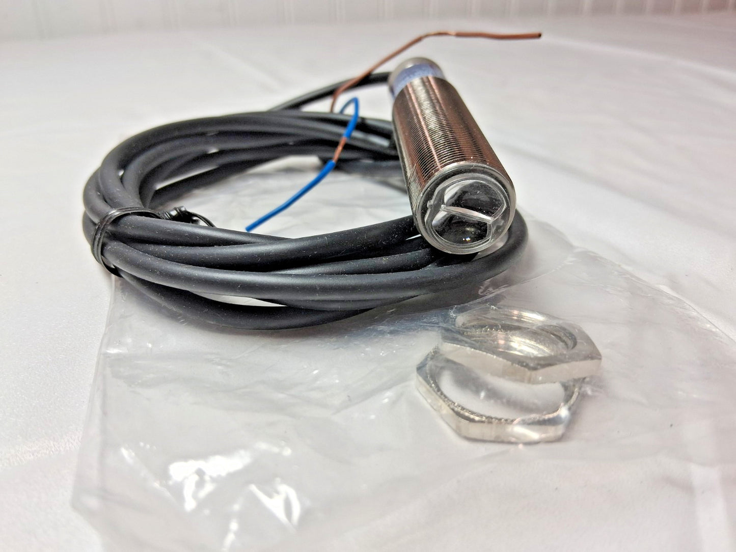 Telemecanique Sensors Photoelectric sensor XU8 BGS Sn 0.12m 24-2 XU8M18MB230