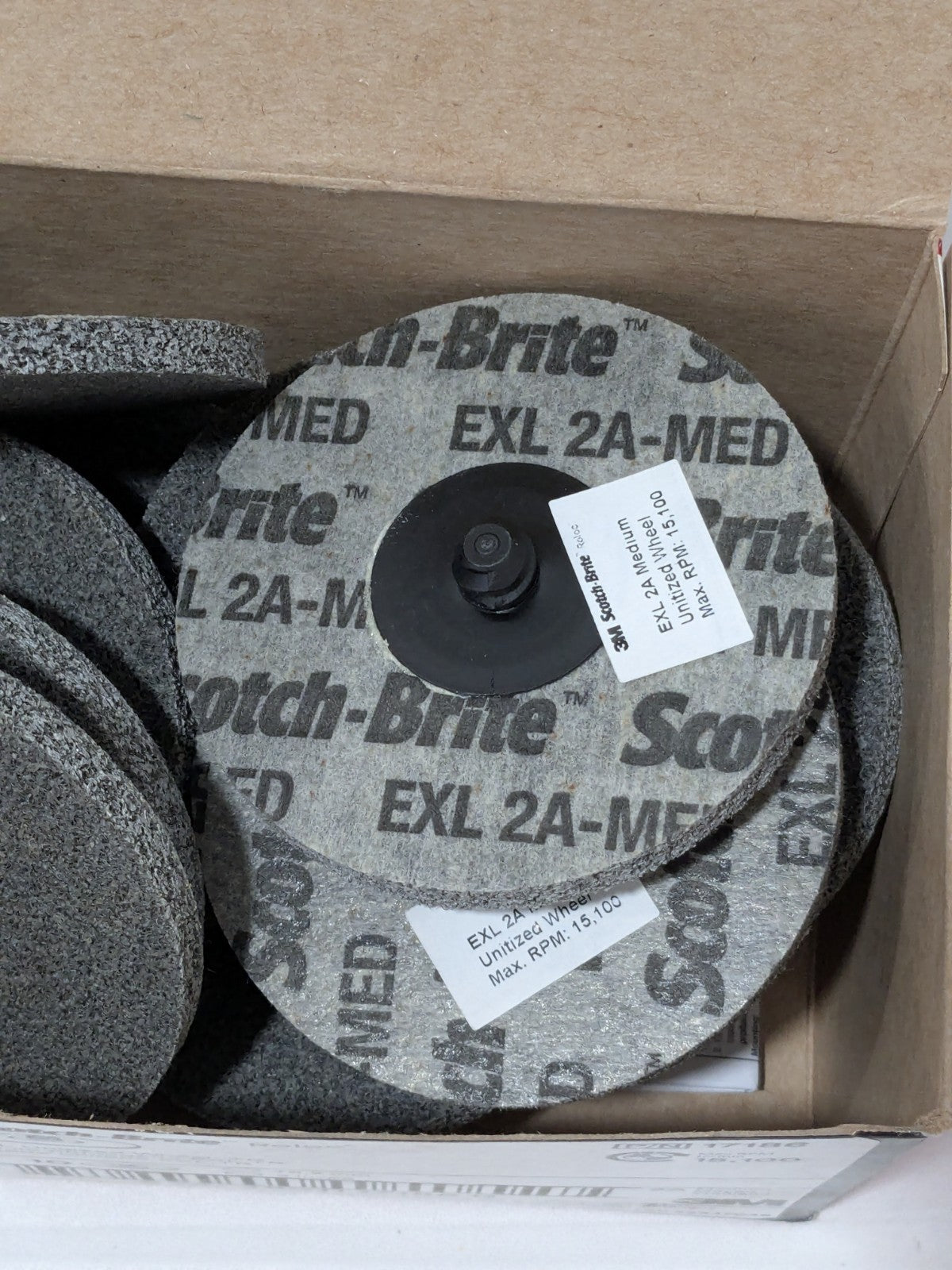 3M Deburring Wheel: 3" Dia, Density 2, Aluminum Oxide Box of 10 7100000858