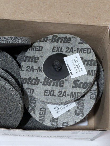 3M Deburring Wheel: 3" Dia, Density 2, Aluminum Oxide Box of 10 7100000858