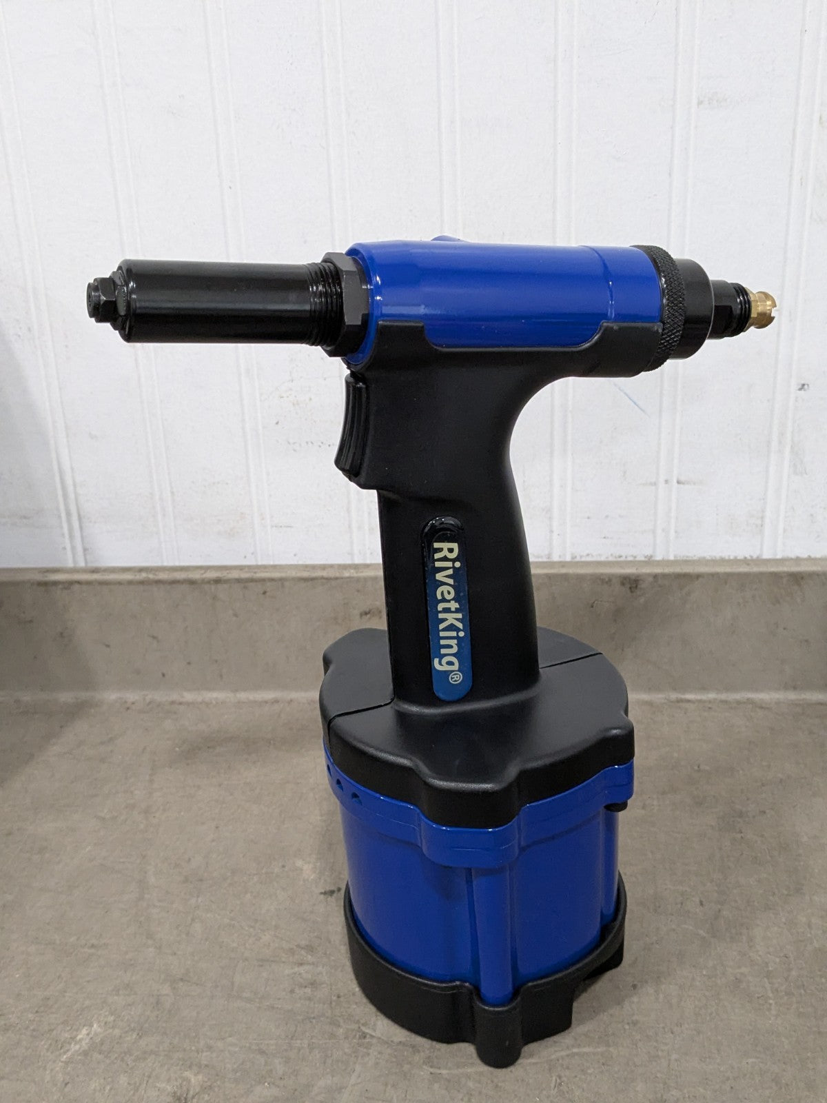 RivetKing Air Rivet Tool: 3/16" Capacity, 5/8" Stroke Length ZT-6000-V