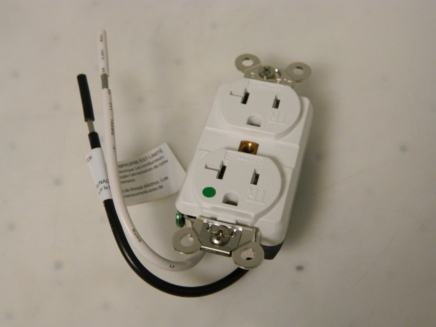 Hubbell Self Grounding Duplex Receptacle 125 VAC 20A HBL8300SGWA