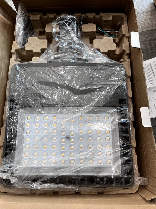 PHILIPS Parking Lot & Roadway Lights  Voltage: 120-277 V LED