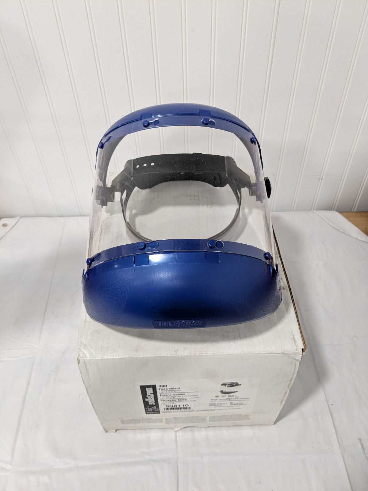 Sellstrom Face Shield with Chin Guard: 6-1/2" High, 19-1/2" Wide S3811