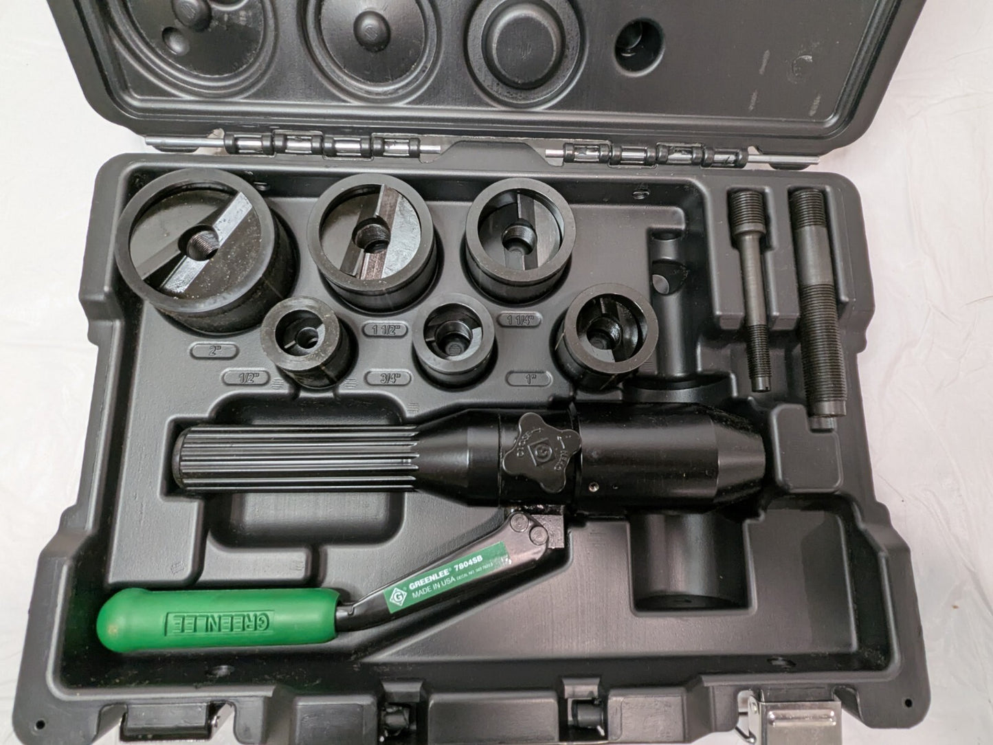 Greenlee Quick Draw 8-Ton Hydraulic Knockout Kit w/SlugBuster 1/2" to 2" 7806SB