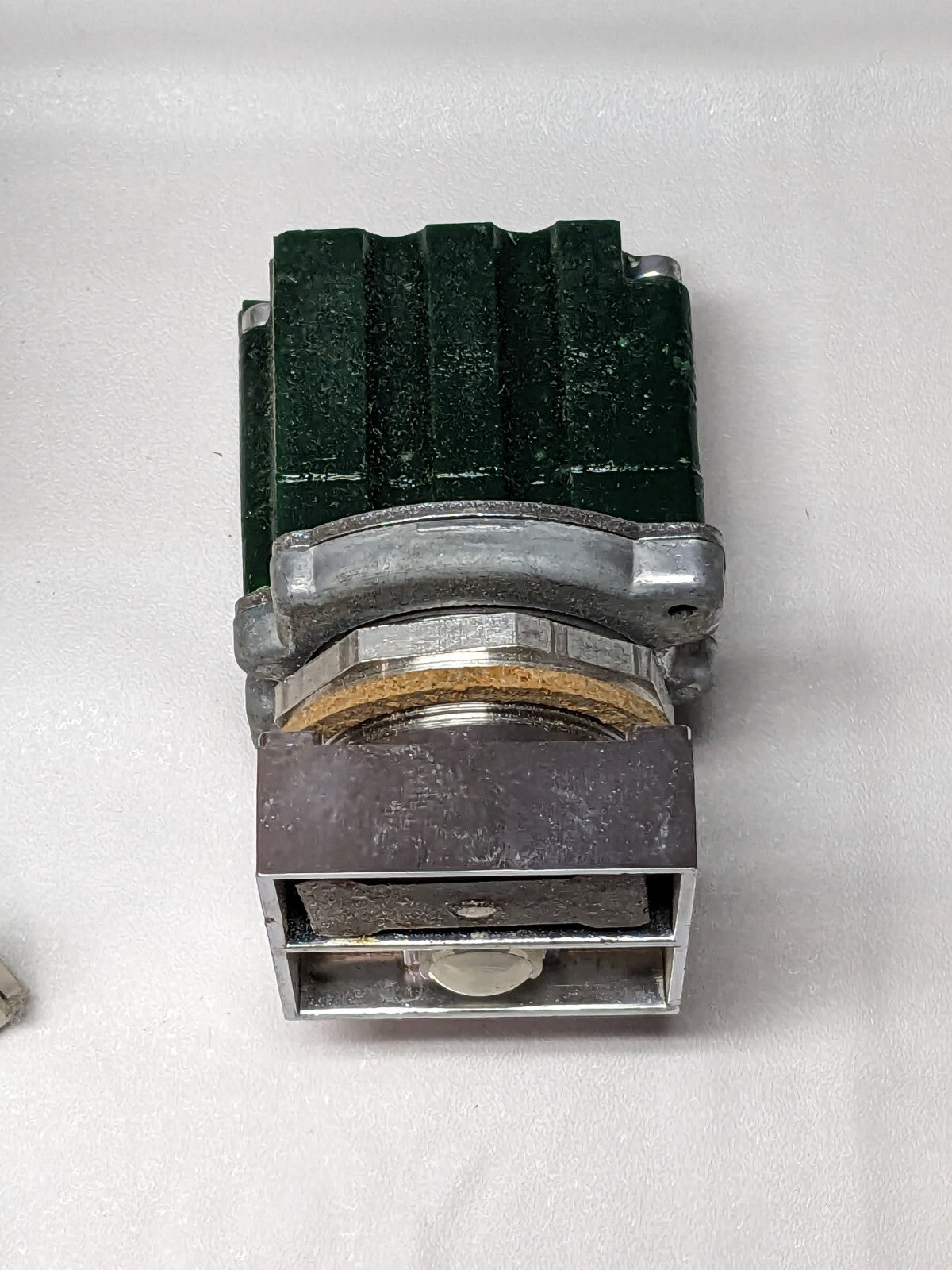 Cutler Hammer Pushbutton 240 Volt With Indicating Light E30DB