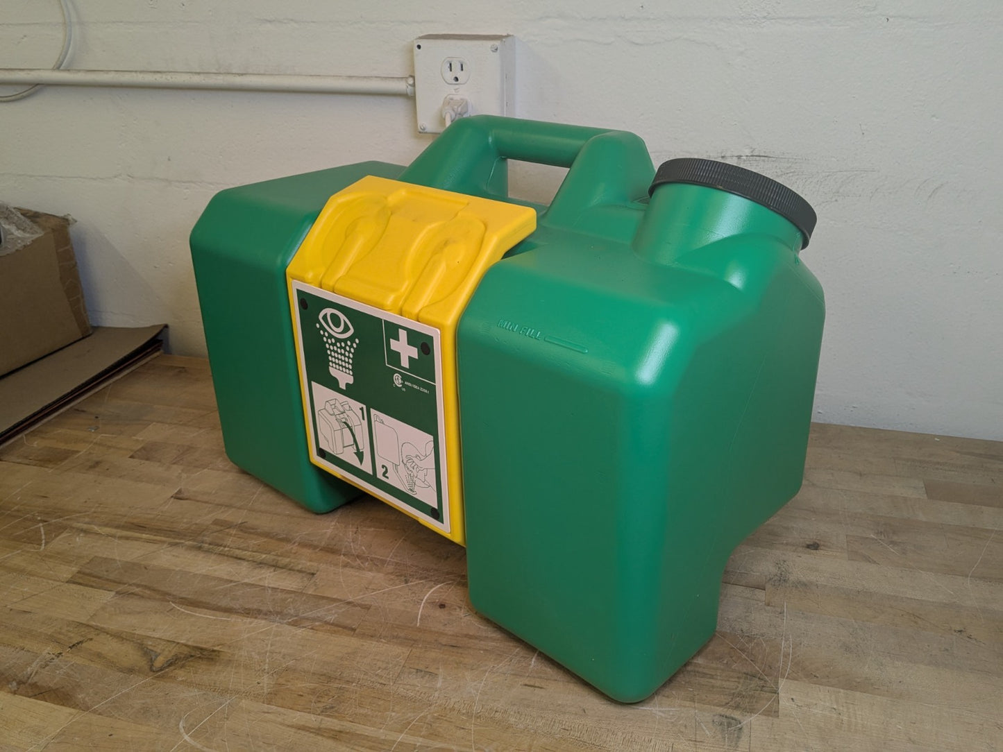 Haws Portable Gravity-Fed Eyewash Station 9 Gallon Capacity 16000