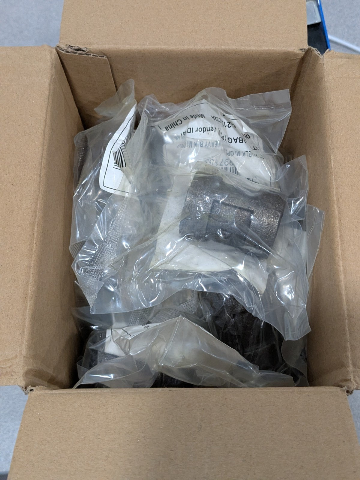 Black Coupling: 1/2", Threaded Box of 25 36997153