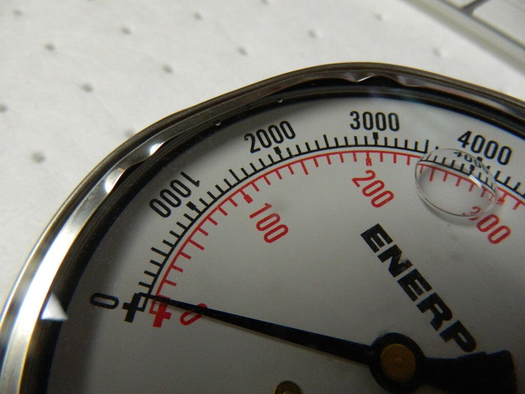 ENERPAC 0 - 10,000 psi Liquid-Filled Hydraulic Pressure Gauge Dents in metal