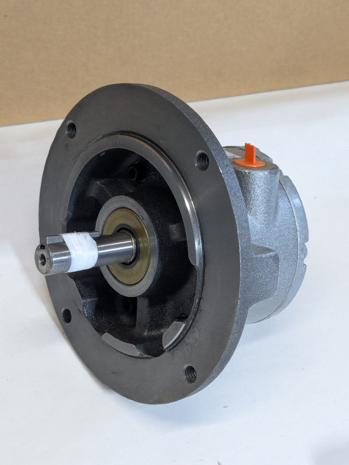 Gast Flanged Air Motor w/ Muffler 1.5 HP 5/8" Reversible Shaft 3000 RPM Max