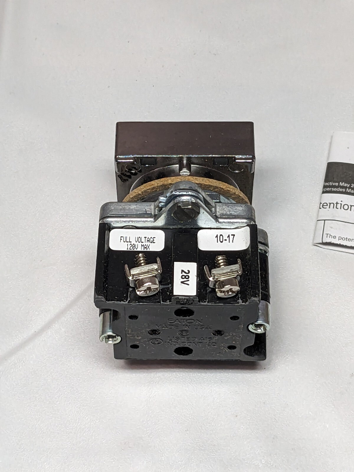 Eaton Cutler-Hammer Compact Pushbutton Indicating Light 28V/120V E30BS
