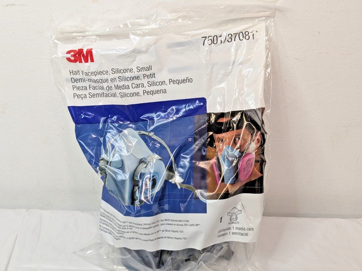 3M Half Facepiece Respirator Silicone Bayonet Small 7501 7100134948