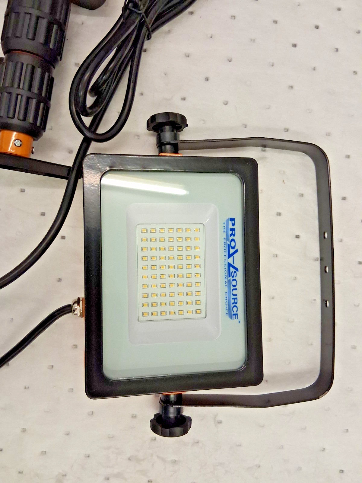 PRO-SOURCE 104 Watt Tripod Electric Portable LED Light LWLT10000A-PRO