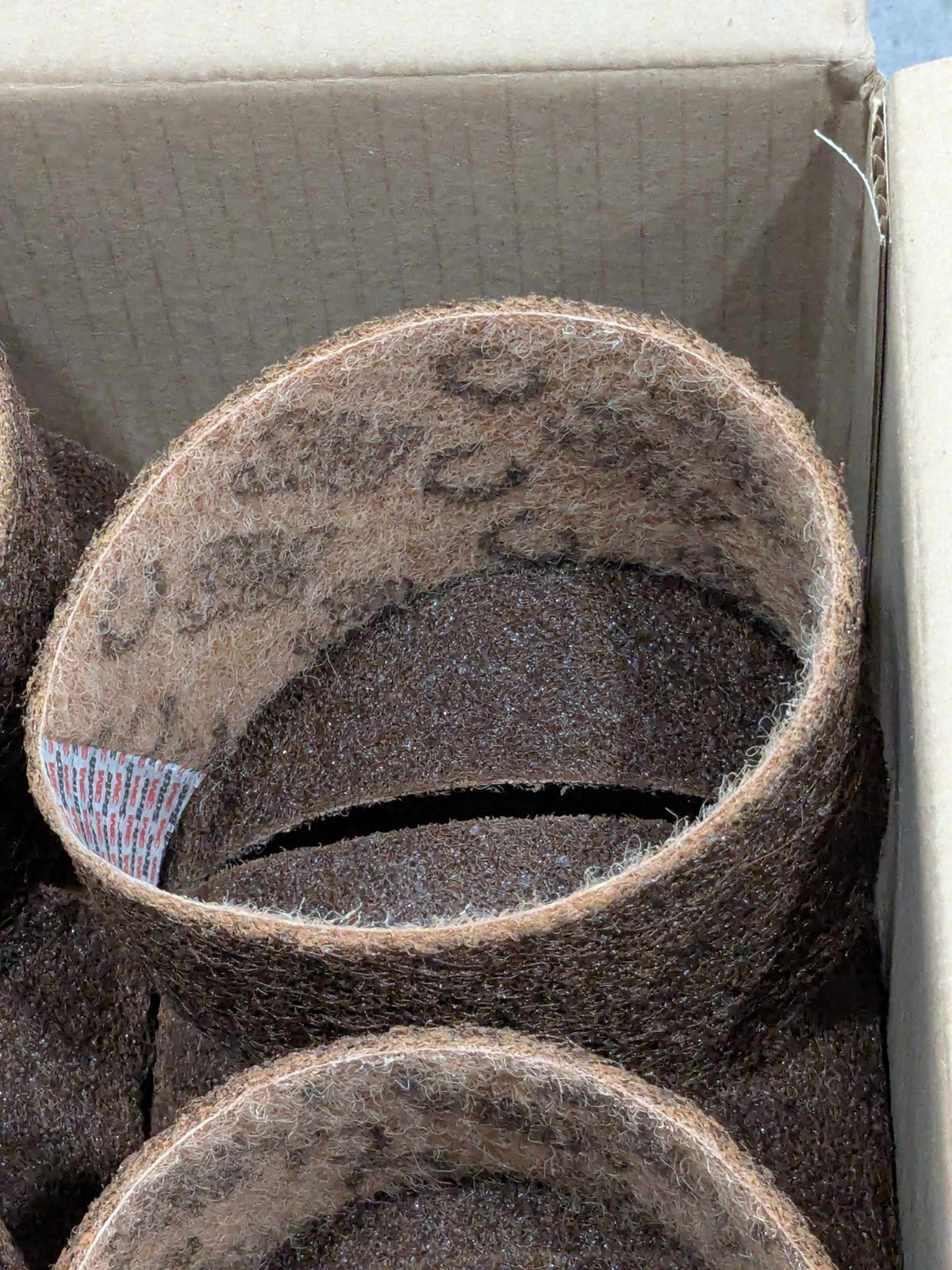 3M Abrasive Belt: 3-1/2" Wide, 15-1/2" OAL, Aluminum Oxide Qty 10 7000028433