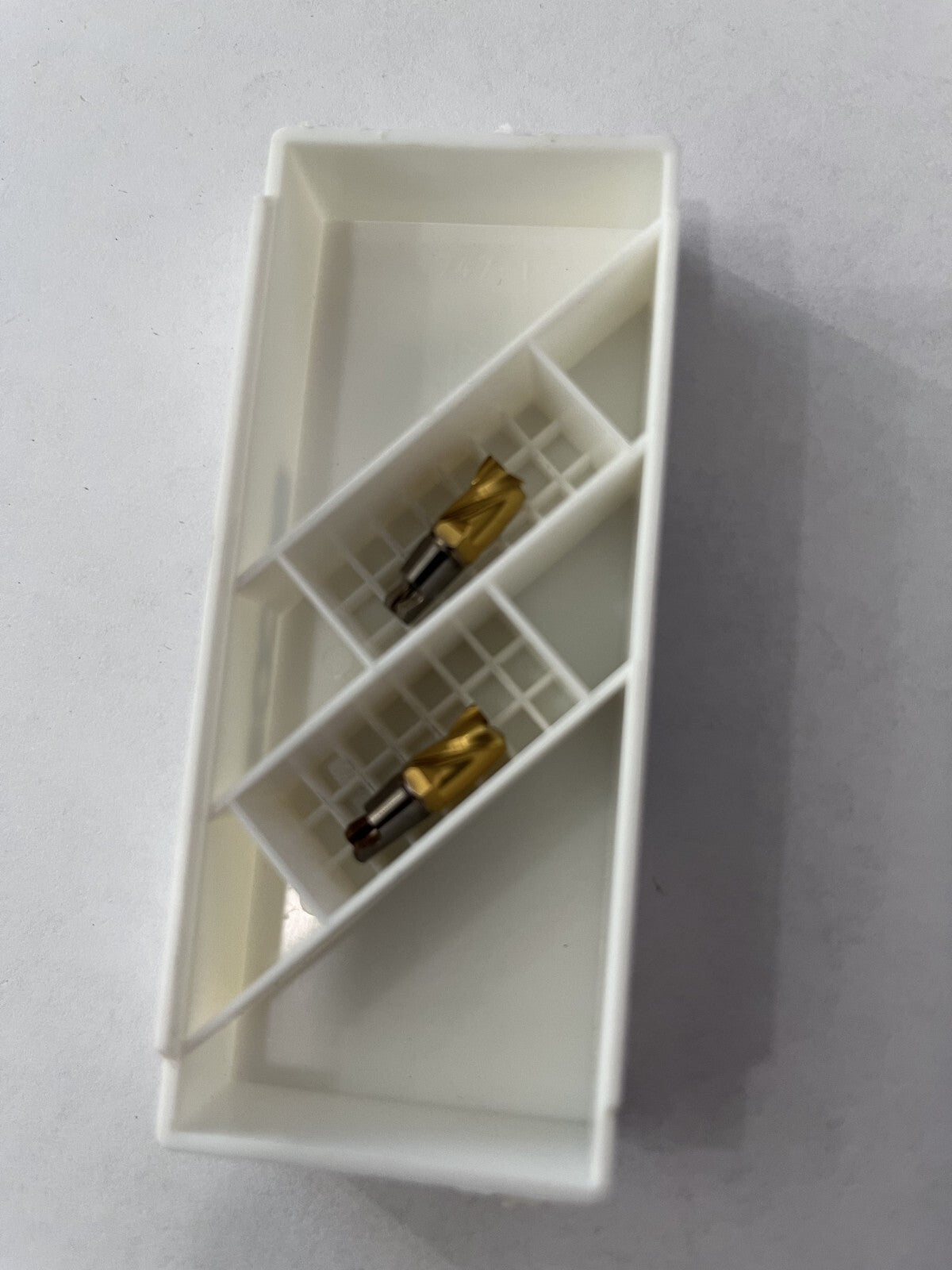 Seco Slotting Milling Tip Insert: MM06-0.228-R008A30-M02 F40M, Carbide QTY 2