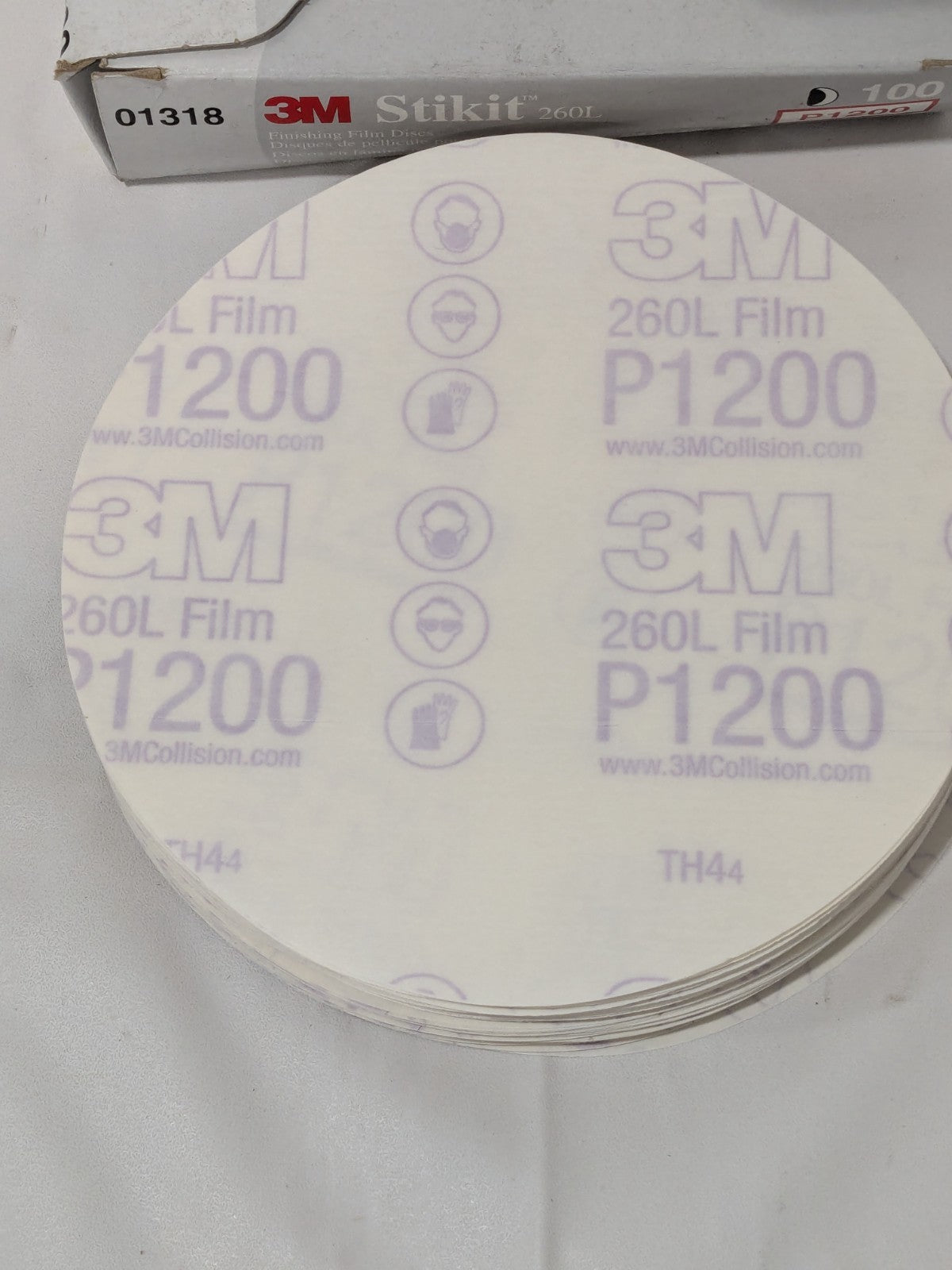 3M 6" Dia PSA Disc: 1200 Grit, Aluminum Oxide Box of 100 7000044716