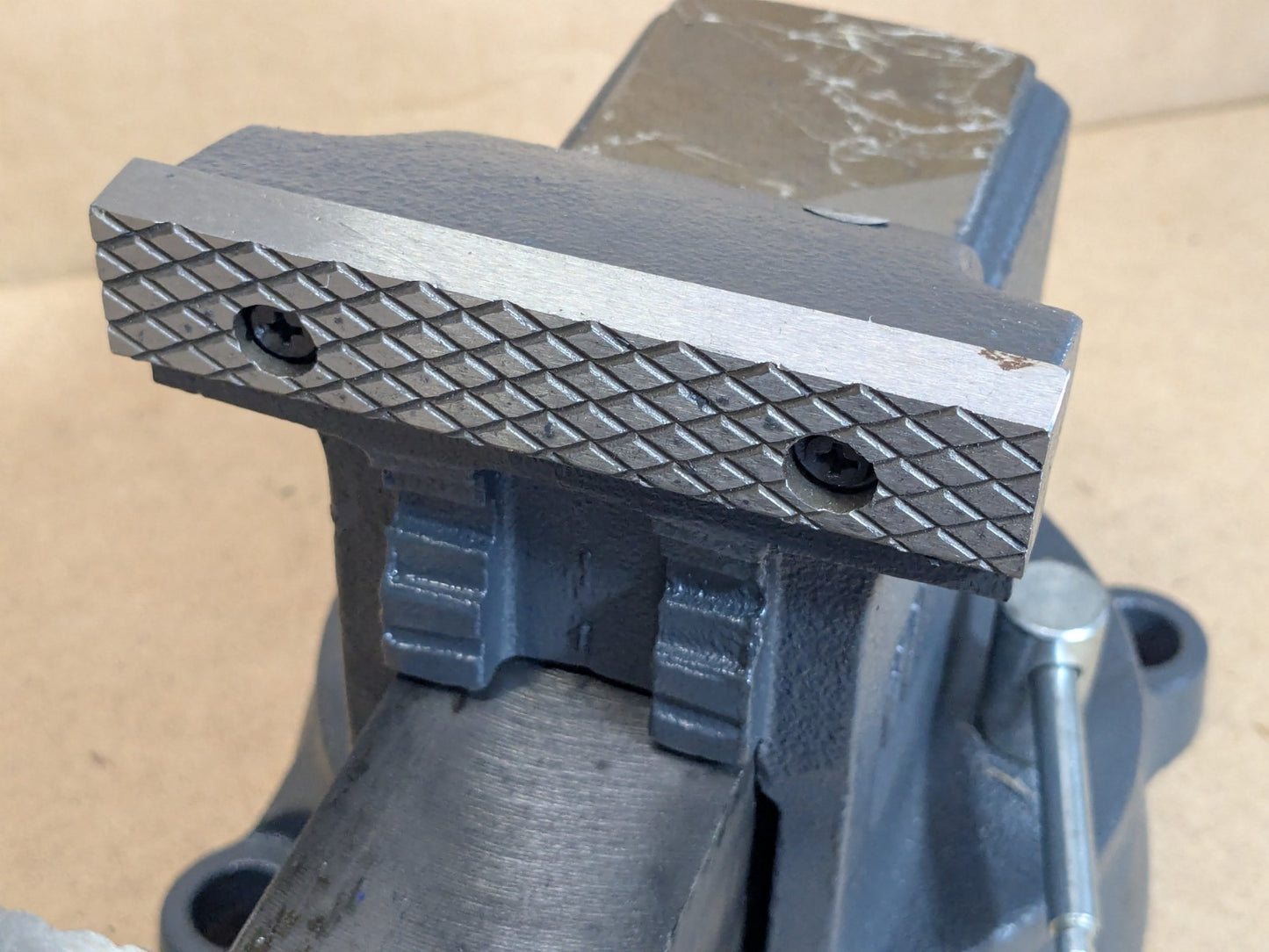 Wilton Shop Bench Vise w/ Swivel Base 4" Jaw Width 4" Opening Capacity 63300