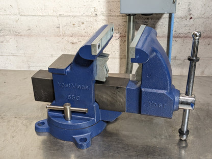 Yost Tradesman Bench Vise w/ Swivel Base and Pipe Jaws 6-1/2" Jaw Width 56398