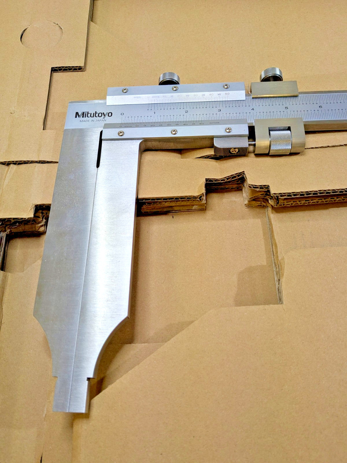 Mitutoyo Vernier Caliper 0 to 30" Range 0.001" Graduation CM3OYL IN 534-119