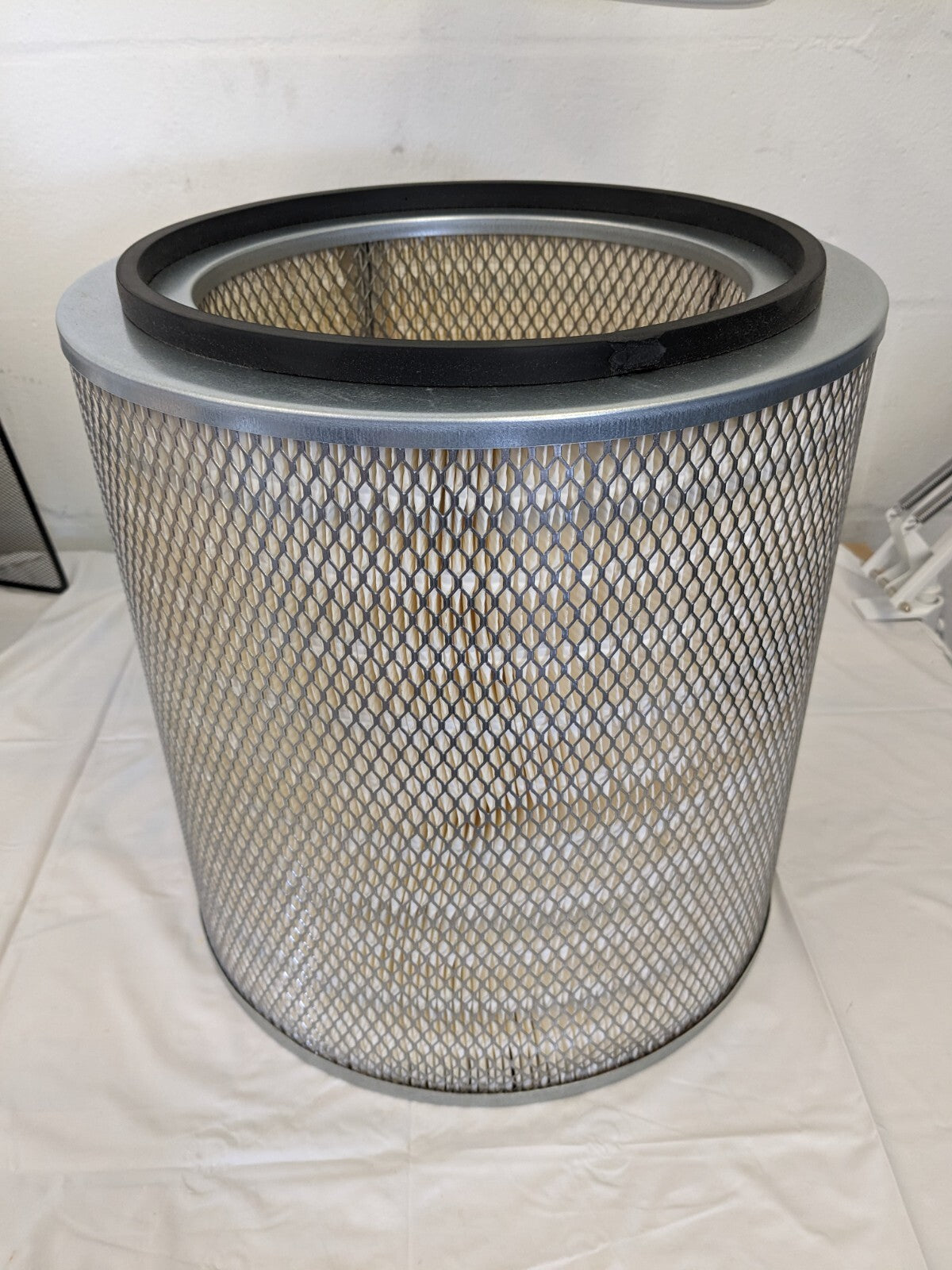 BALDWIN Automotive Air Filter: 14 1/2" Ht, 13 25/32" Wd, 14 1/2"