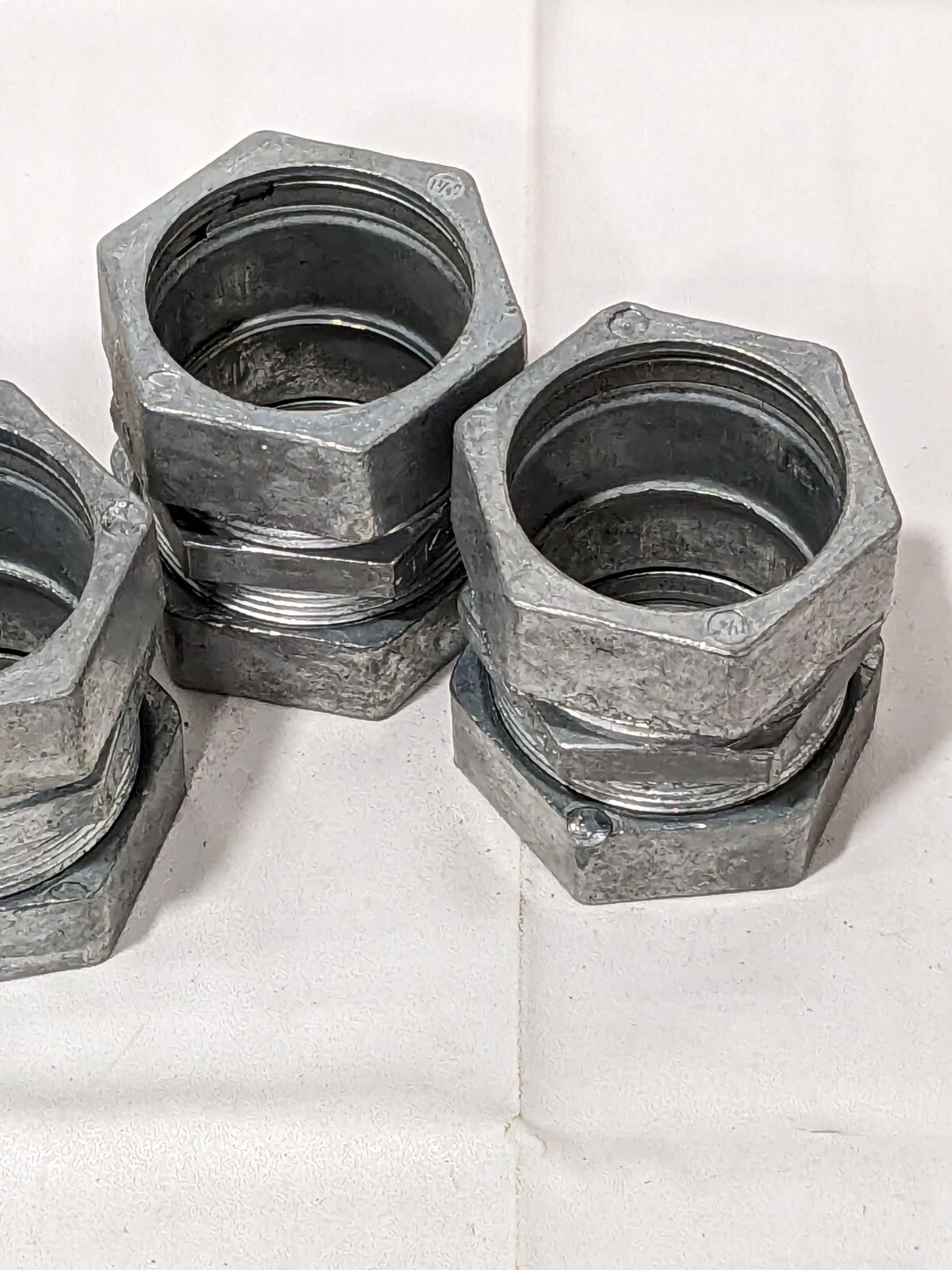 Thomas & Betts SC 1-1/4" EMT Compression Coupling Qty 4 TK 214