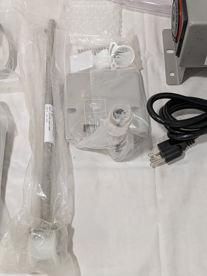 Abanaki Belt Oil Skimmer: 1.00 GPH, 18" Reach, with Motor SMMS1-18