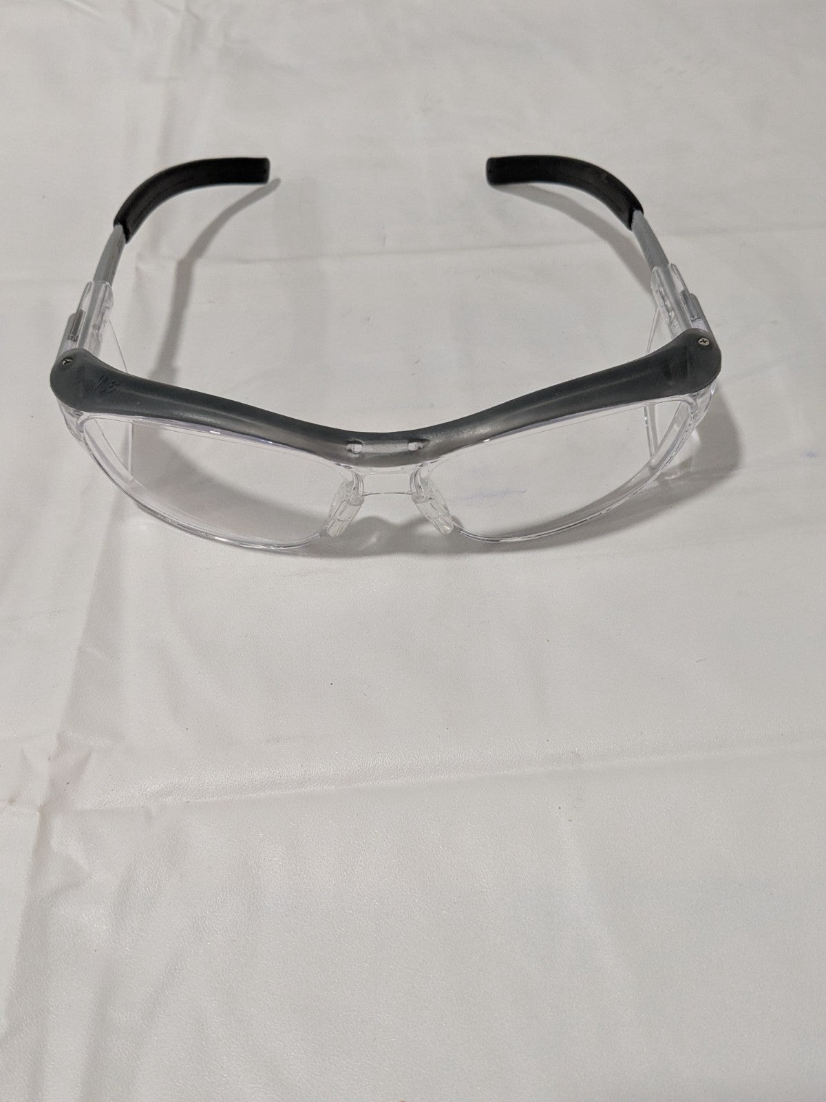 (15) 3M Nuvo Gray Safety Glasses W/Clear Anti-Fog/Anti-Scratch Lens 7000127497
