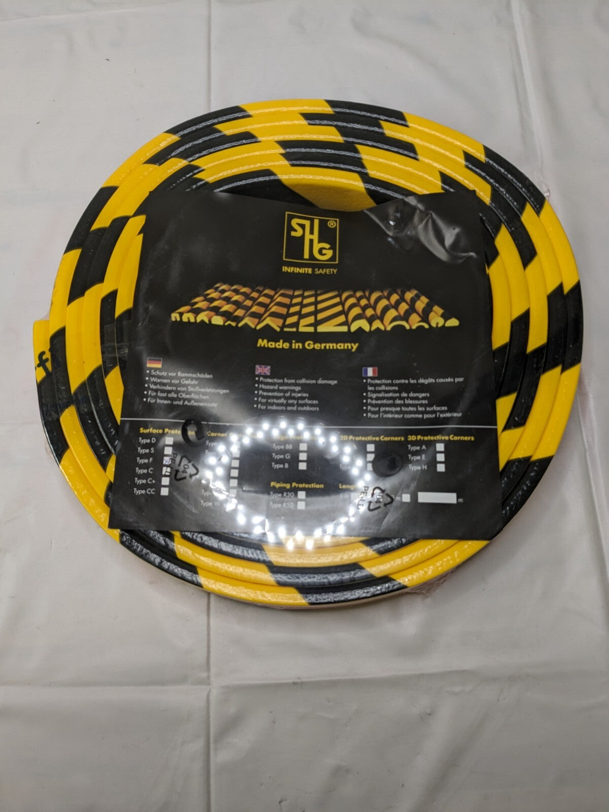 Knuffi Type F Flat Surface Protection Foam 16' roll - Black/Yellow 82-5397-