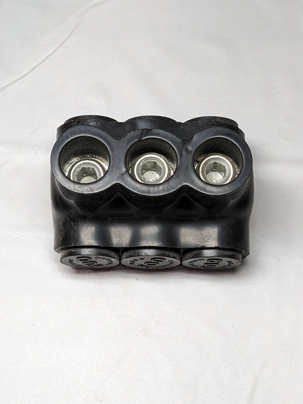 ILSCO Insulated Multi-Tap Connector 3 Port 2 Side Entry PBTD-3-500