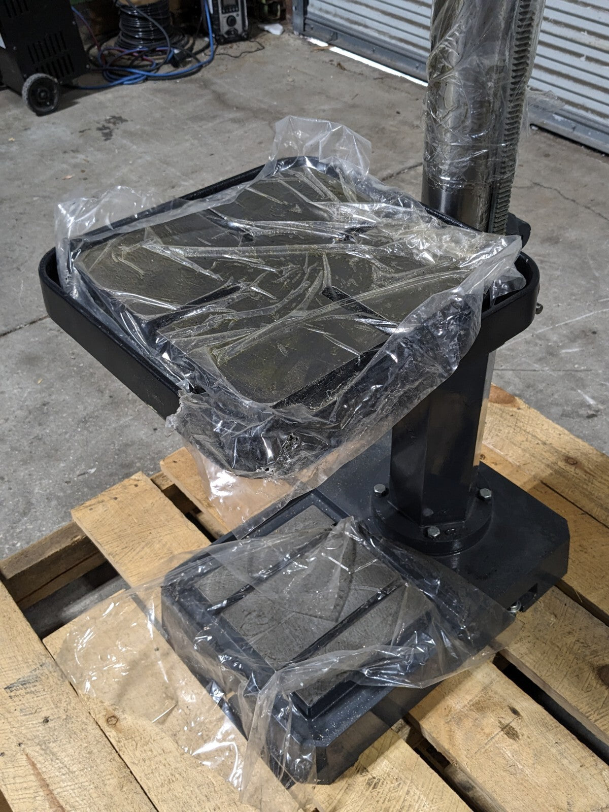 Dake Floor Drill Press 18" Swing 3MT 68 - 1380 RPM 1.5 HP 110v 977701V Dama