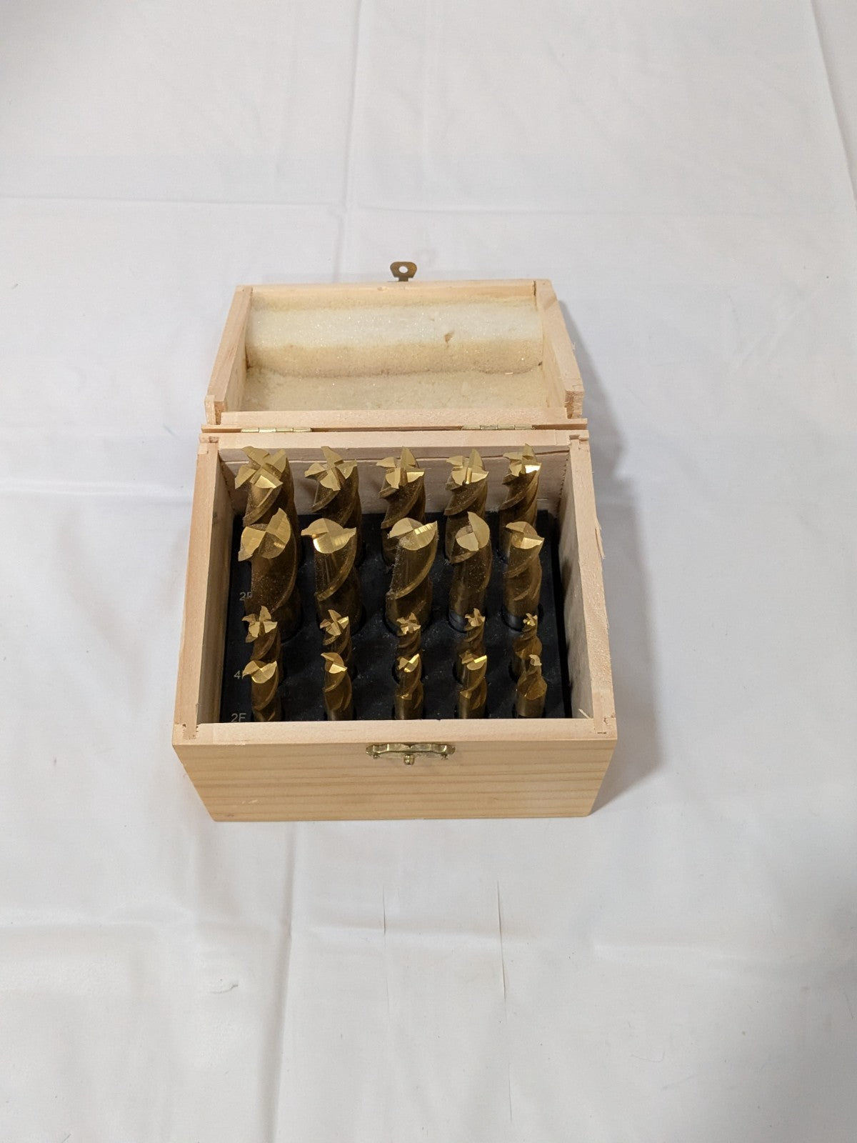 MHC 20 Pc Square End Mill Set 3/16" to 3/4", 2 & 4 Flute 320-0000 DAMAGED CASE