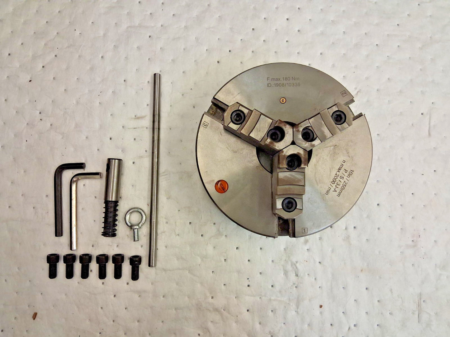 Hertel 3 Jaw Manual Self Centering 10" Lathe Chuck 1-201-1000