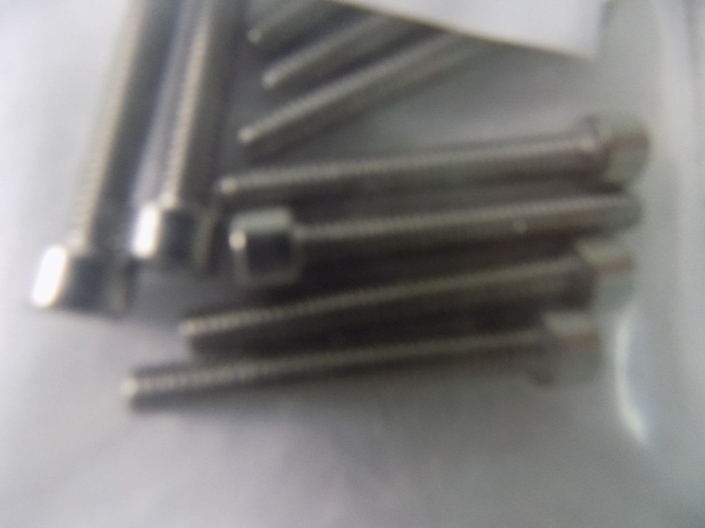 Professional Socket Cap Screw 8-32 UNC 1-1/4" QTY 200  R56000670