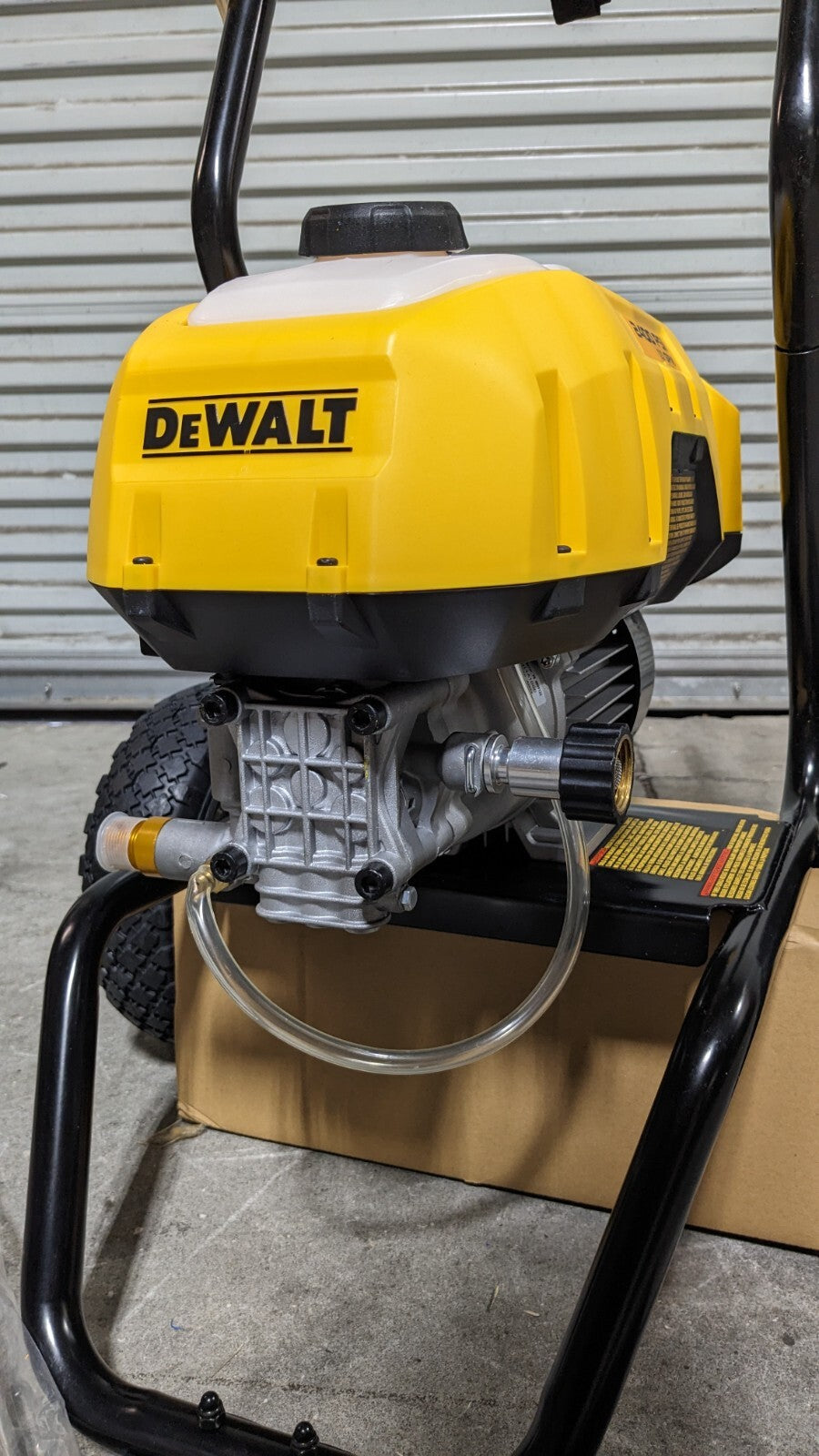 DEWALT Pressure Washer 1.1 GPM Electric 5 Quick-Connect Nozzles DWPW2400