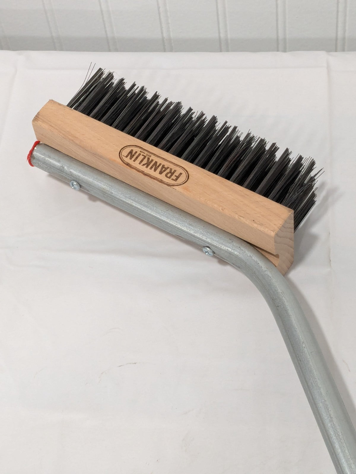 Franklin Medium Bristle Broiler/Grill Brush with Handle 1331174