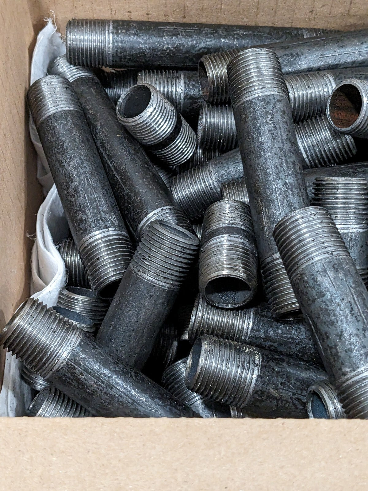 ANVIL 100 Piece, 1/2" Pipe, Black Finished Steel Pipe Nipple Set 0334040805