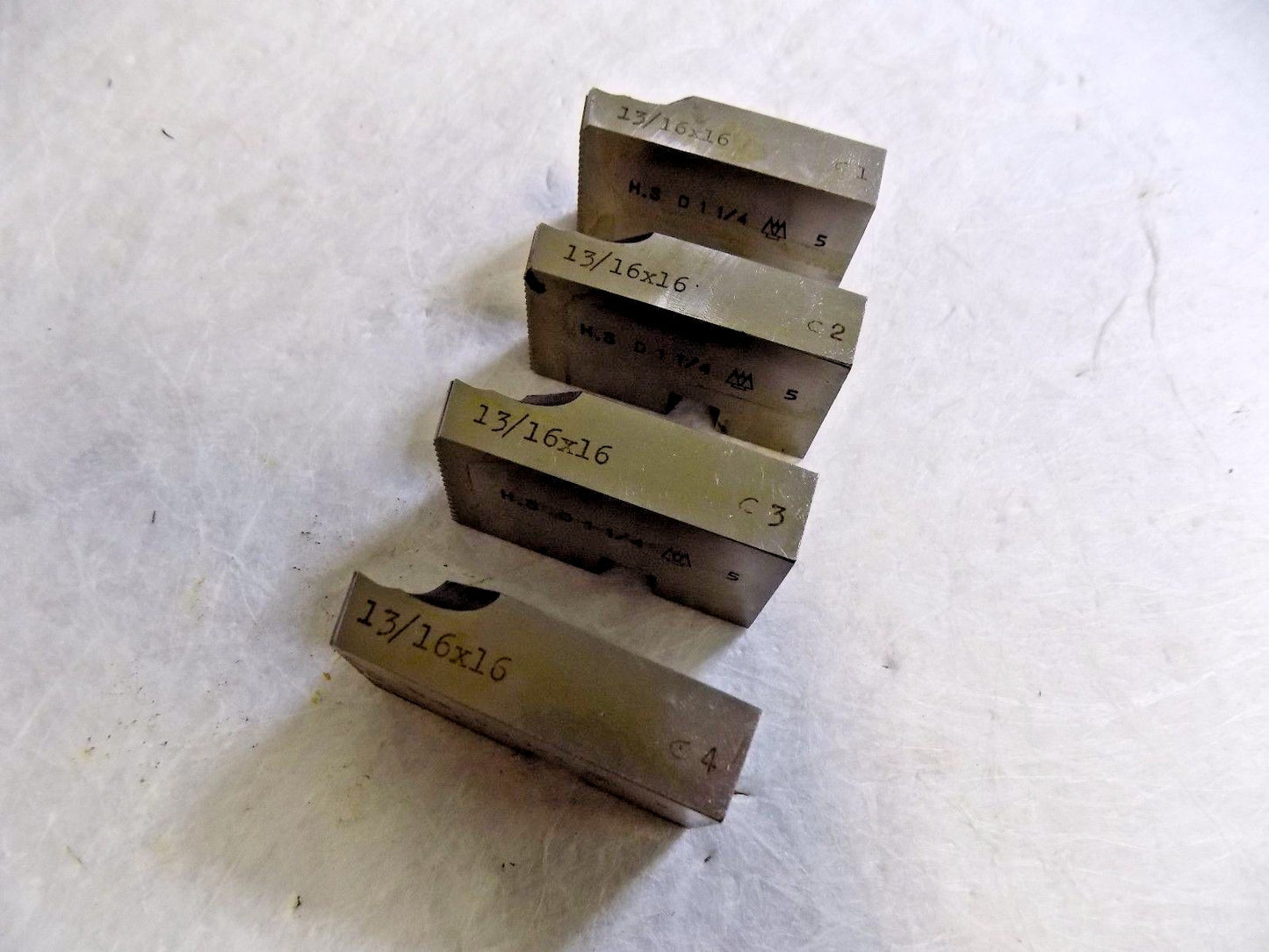 Geometric Thread Chasers 13/16" x 16 RH 1 1/4" Set of 4 2GG5U05216013