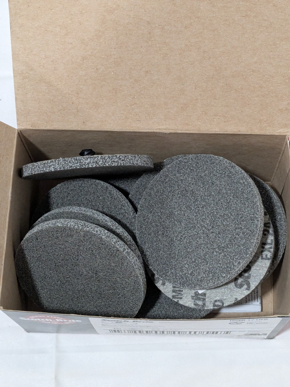 3M Deburring Wheel: 3" Dia, Density 2, Aluminum Oxide Box of 10 7100000858