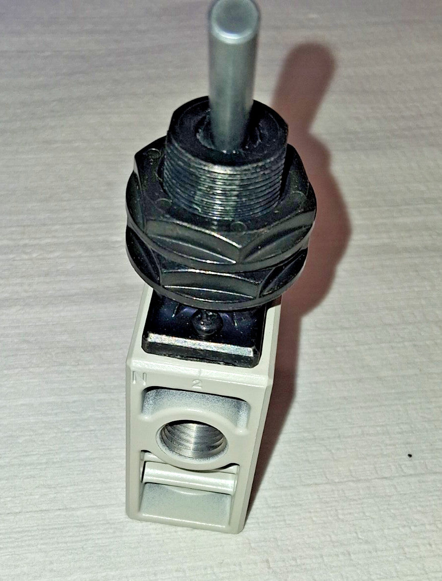 SMC PNEUMATICS Mechanically Operated Valve 3-Way & 2-Position VM230-N02-08A