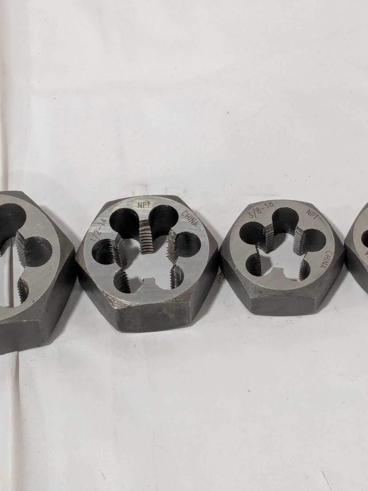 Tap & Die Set: 1/8-27 to 1 - 11-1/2 Taps, 1/8-27 to 1 - 11-1/2 Dies 03959905