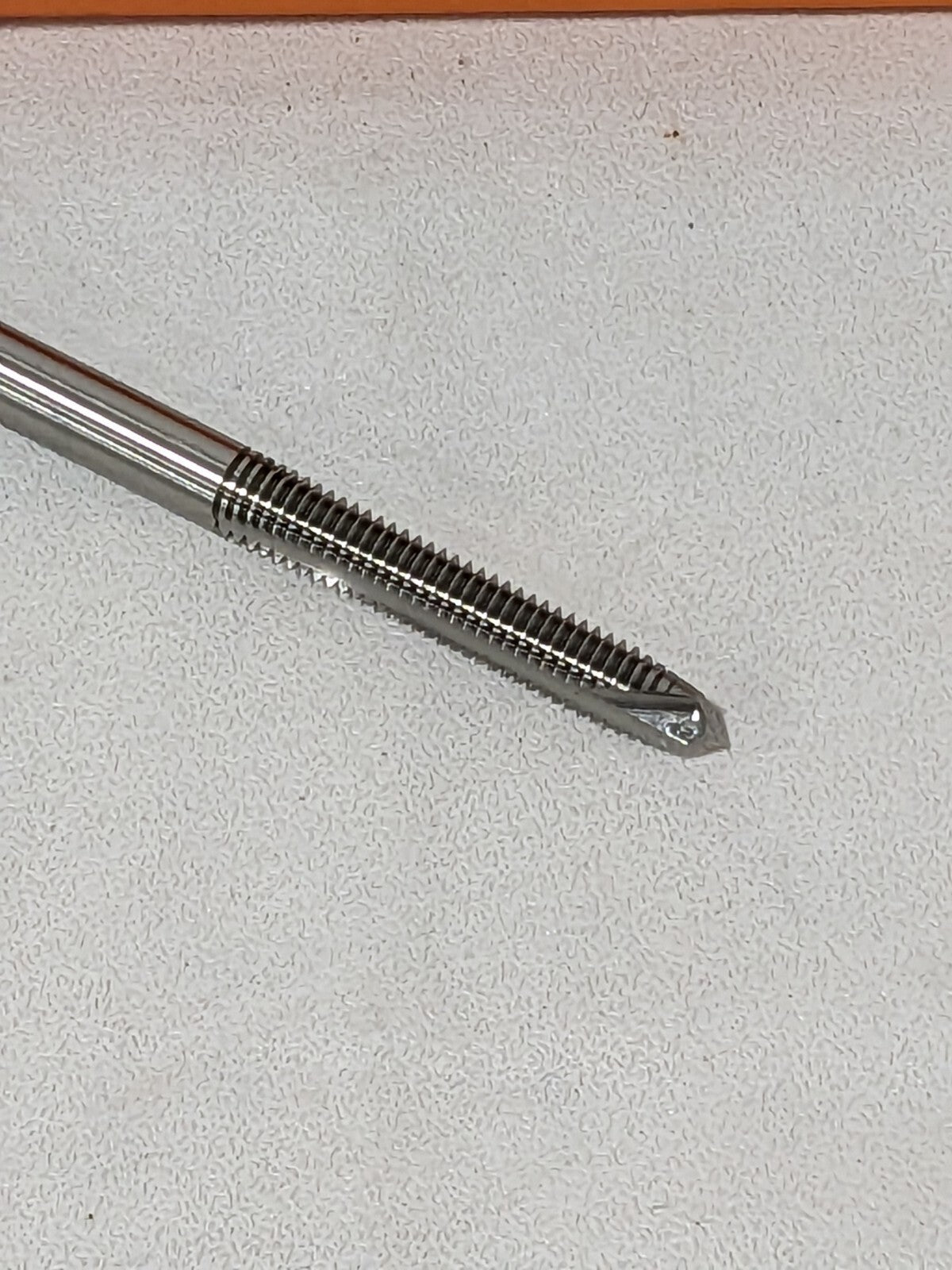 HERTEL Spiral Point Tap: #10-32 UNF, 2 Flutes, Plug Chamfer 41113101
