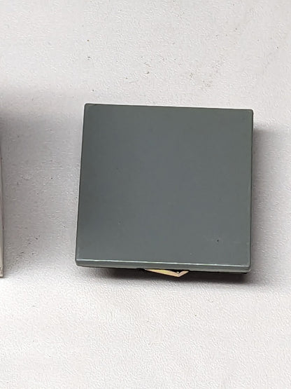 Cutler-Hammer Gray Square Plug E30KT4