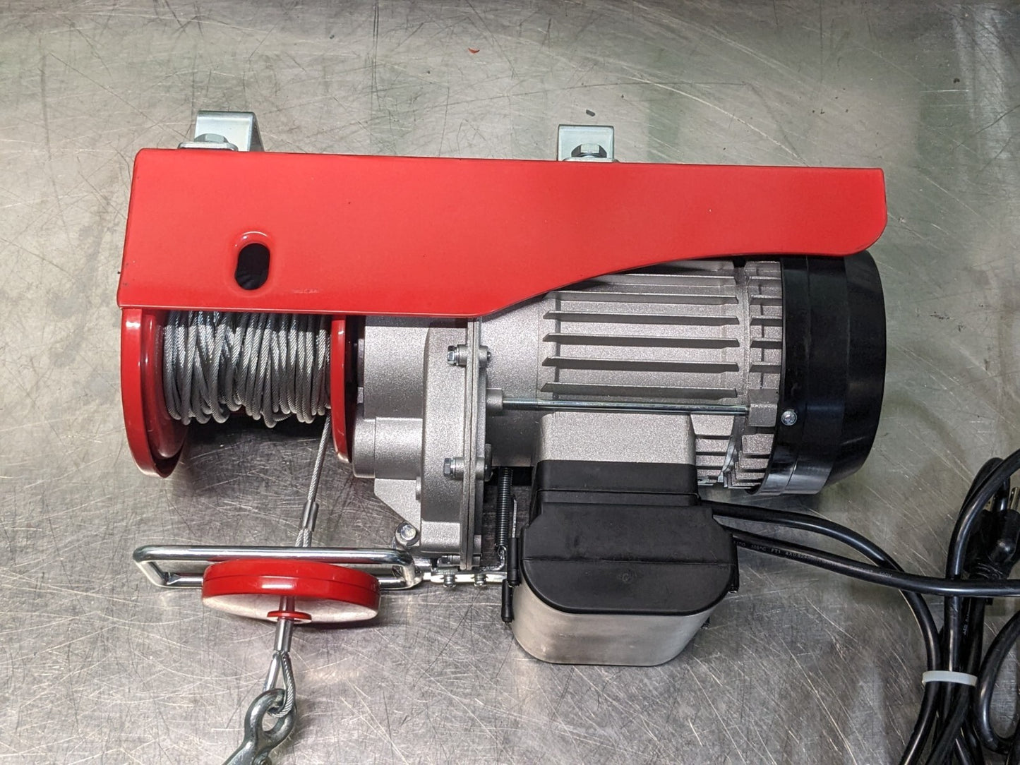 Electric Cable Hoist 880 lb. Capacity 38 Ft. Max Lift 120v