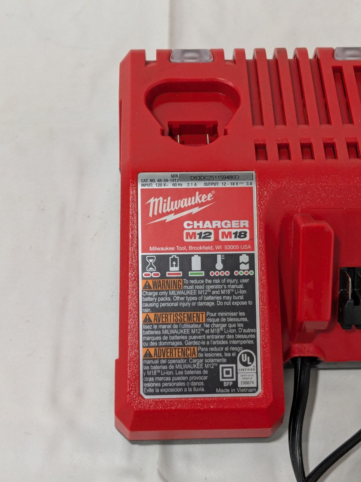 Milwaukee Tool M18 & M12™ Multi-Voltage Charger 48-59-1812
