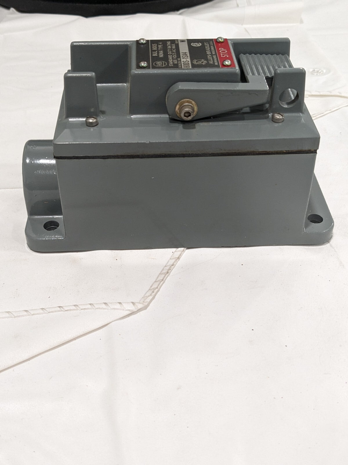 Allen-Bradley Series M Standard Duty Push Button 800S-1SA4