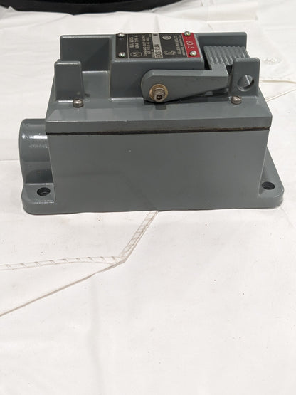 Allen-Bradley Series M Standard Duty Push Button 800S-1SA4