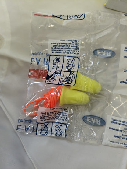 3M Earplugs: qty 300prs 33 dB, Foam, Bell, No Roll, Corded 7000127212