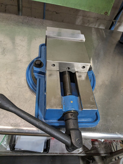 BAILEIGH Machine Vise: Horizontal Swivel Base 1 Station 12-9/16" DAMAGED 1019130